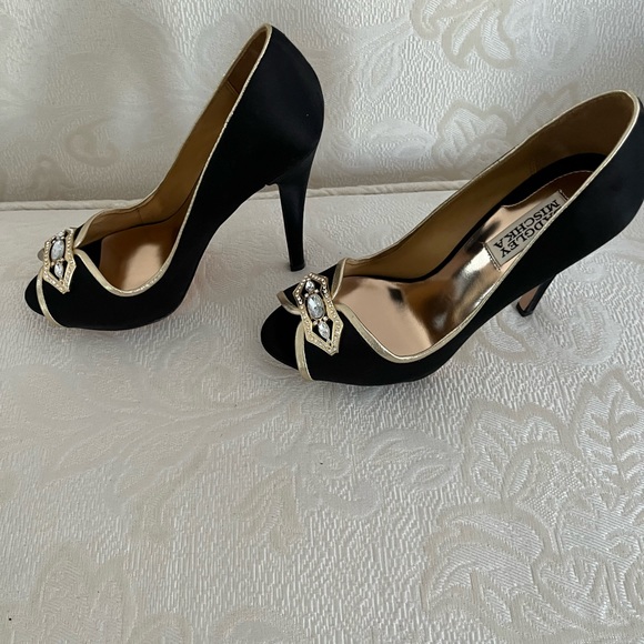 Badgley Mischka Black Satin Pumps-Formal NWT - Picture 3 of 11